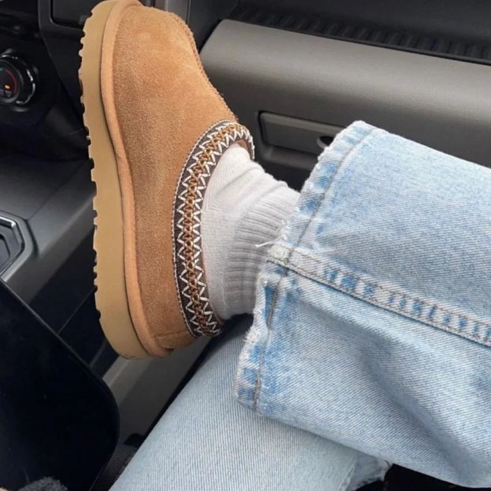 LAST CHANCE | NWT UGG Tasman in Chestnut/Brown Sheepskin Slippers - Picture 5 of 7